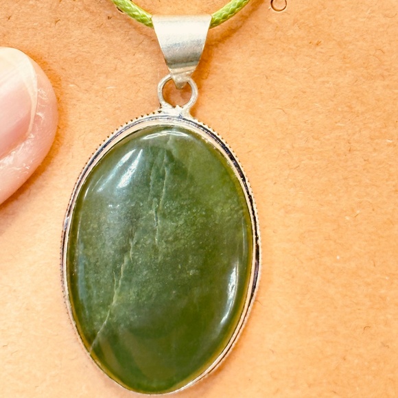 925 Sterling Silver Plated Nephrite Jade Crystal Large Green Oval Pendant - Picture 4 of 10